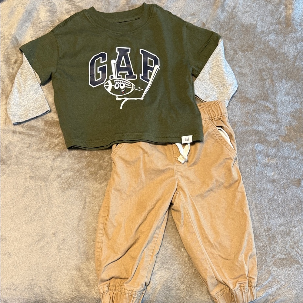 GAP Kids Olive and Khaki Jogger Set 12-18m